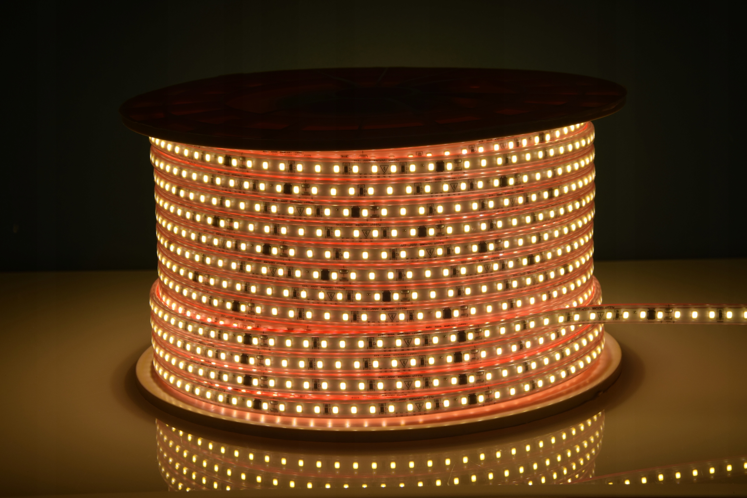 Taśma LED 2835 230V 12W Biała Ciepła Cięta co 10 cm IP67 - obrazek 4