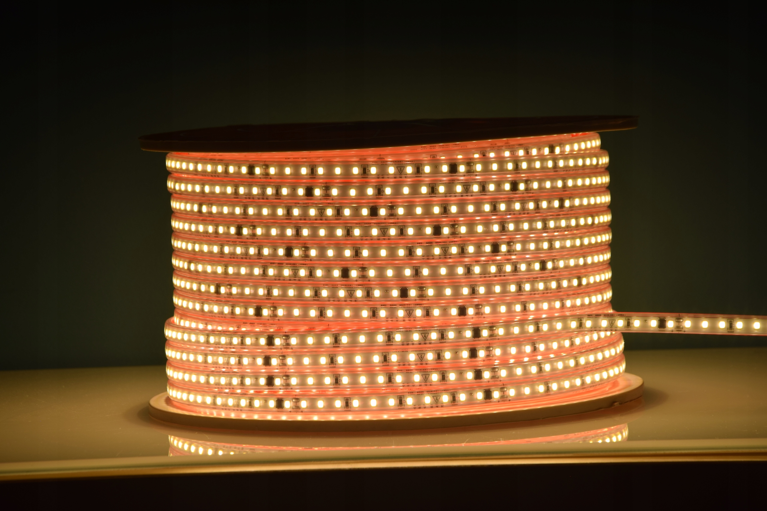 Taśma LED 2835 230V 12W Biała Ciepła Cięta co 10 cm IP67 - obrazek 6