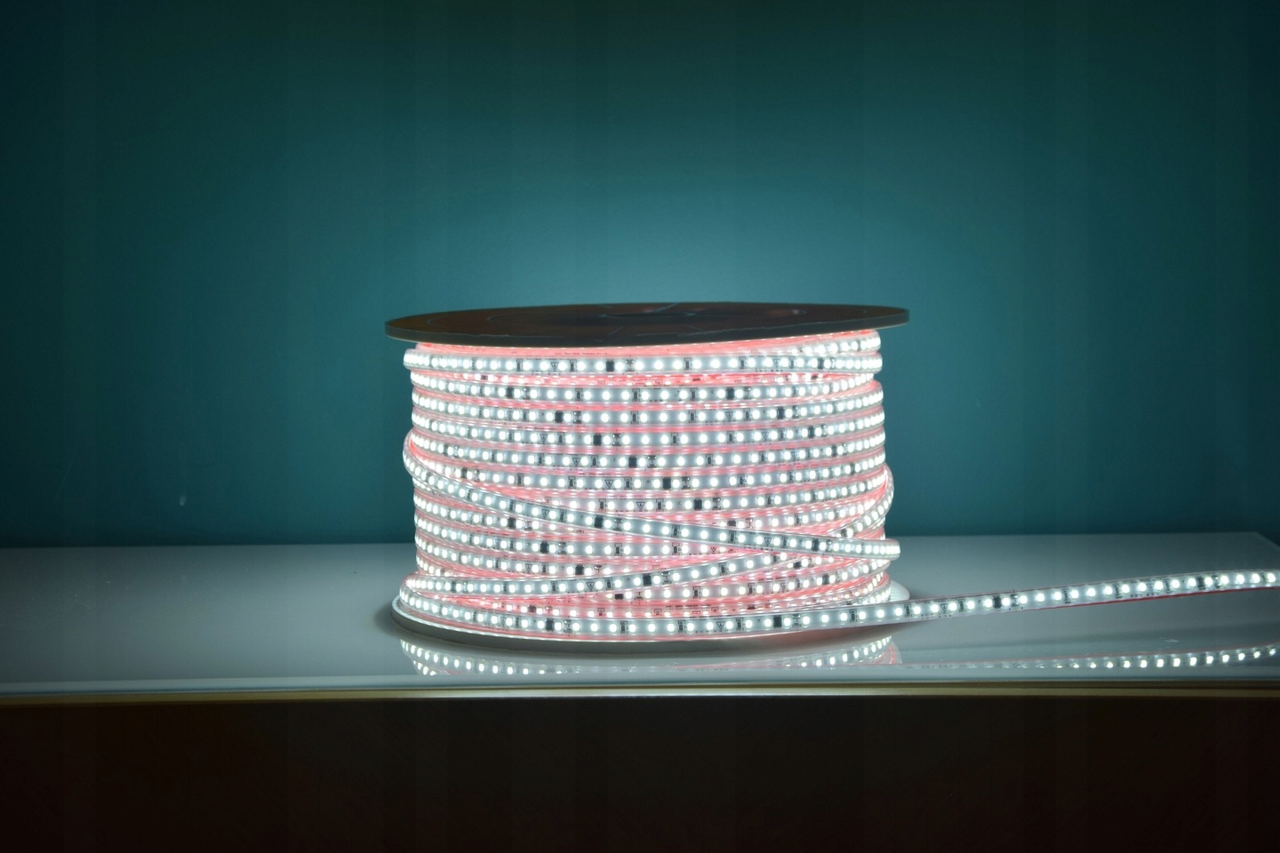 Taśma LED 2835 24V IP68 Zimna 6000K cięta co 5 cm - obrazek 6